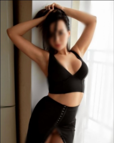 Aicha, 22 ans, Saint-Mandrier-sur-Mer